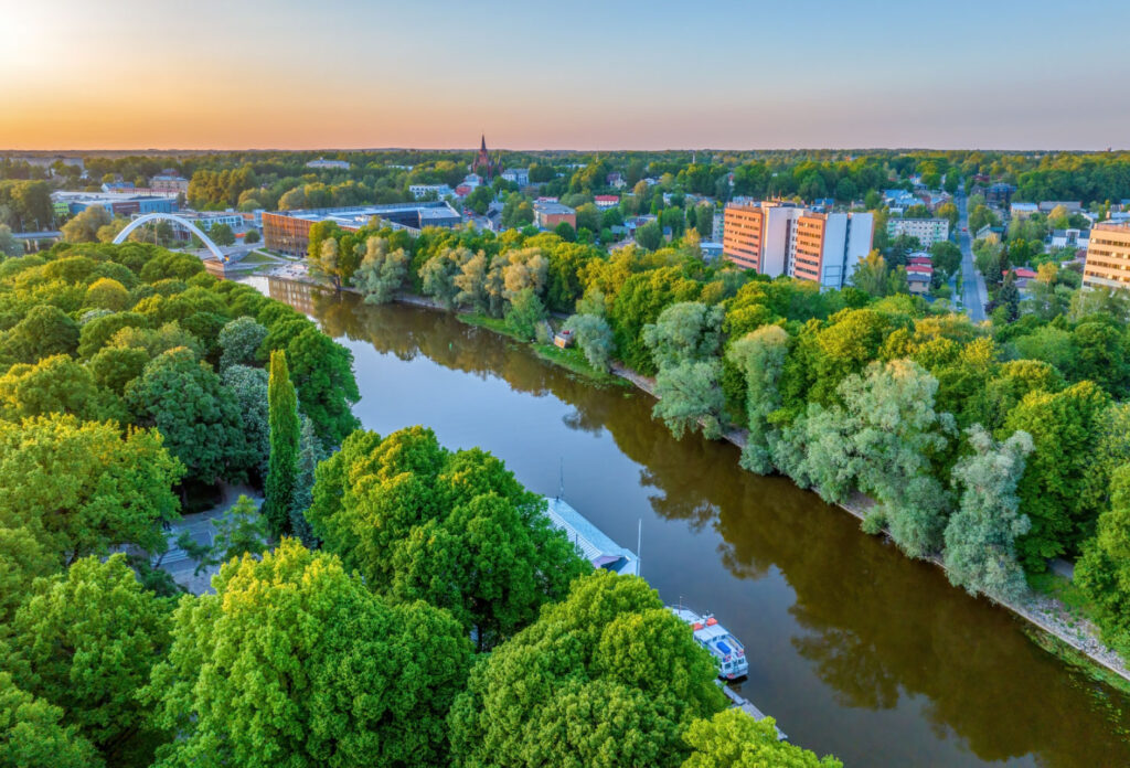 Visit_Tartu_Suvine droonivaade_Emajõele_Tartus_Ragnar_Vutt