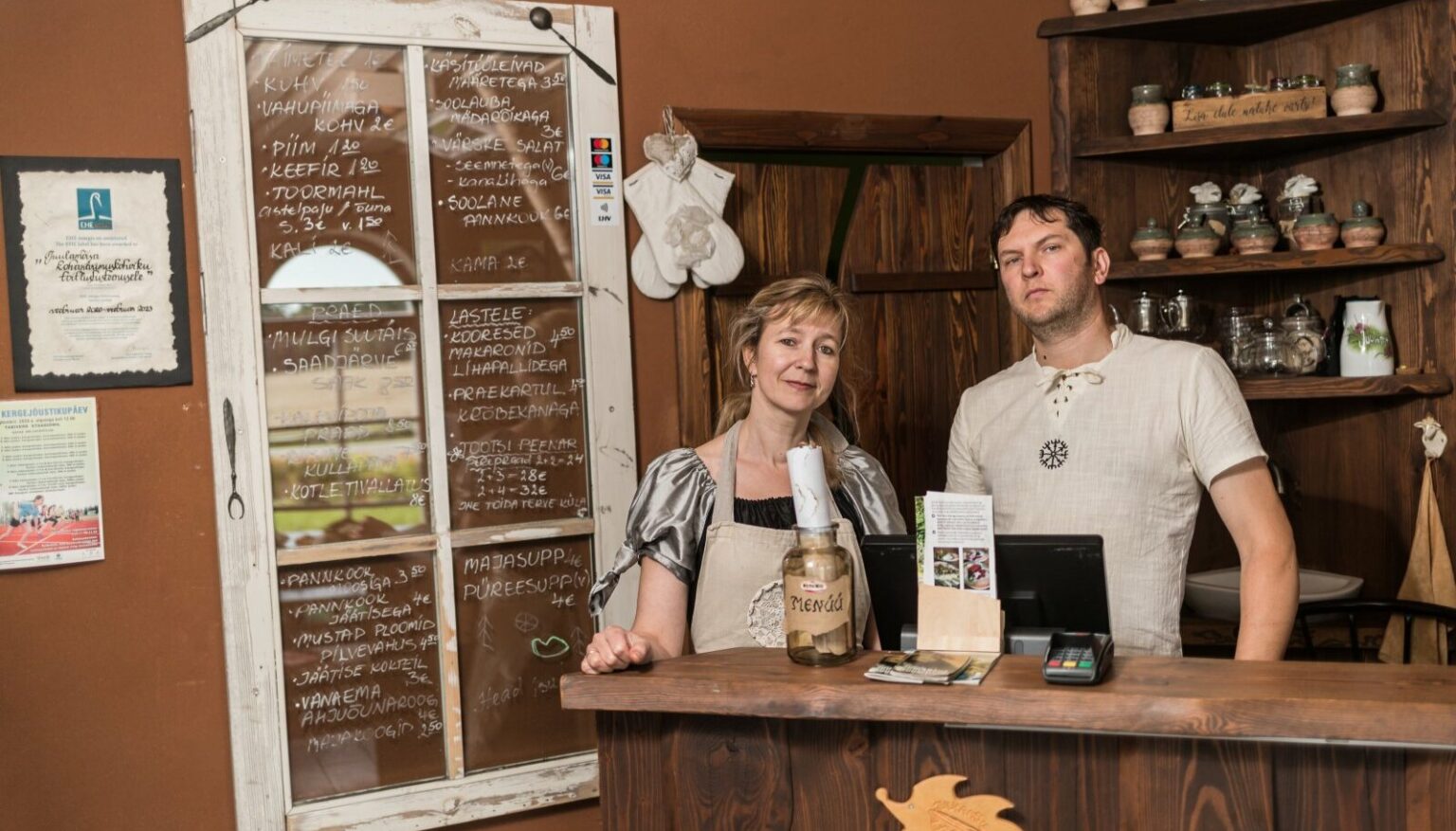 Mesi Tare family on the Onion Road