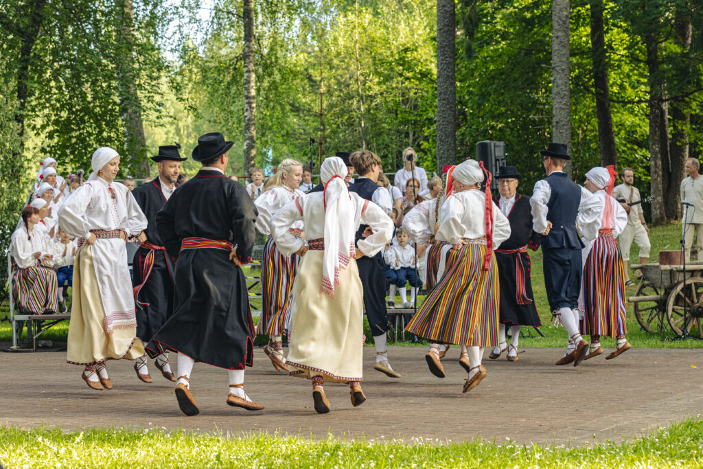 Peipsi-vald-kultuuripärl-Kodavere-laalopido-sibulatee-visittartu-tartumaa