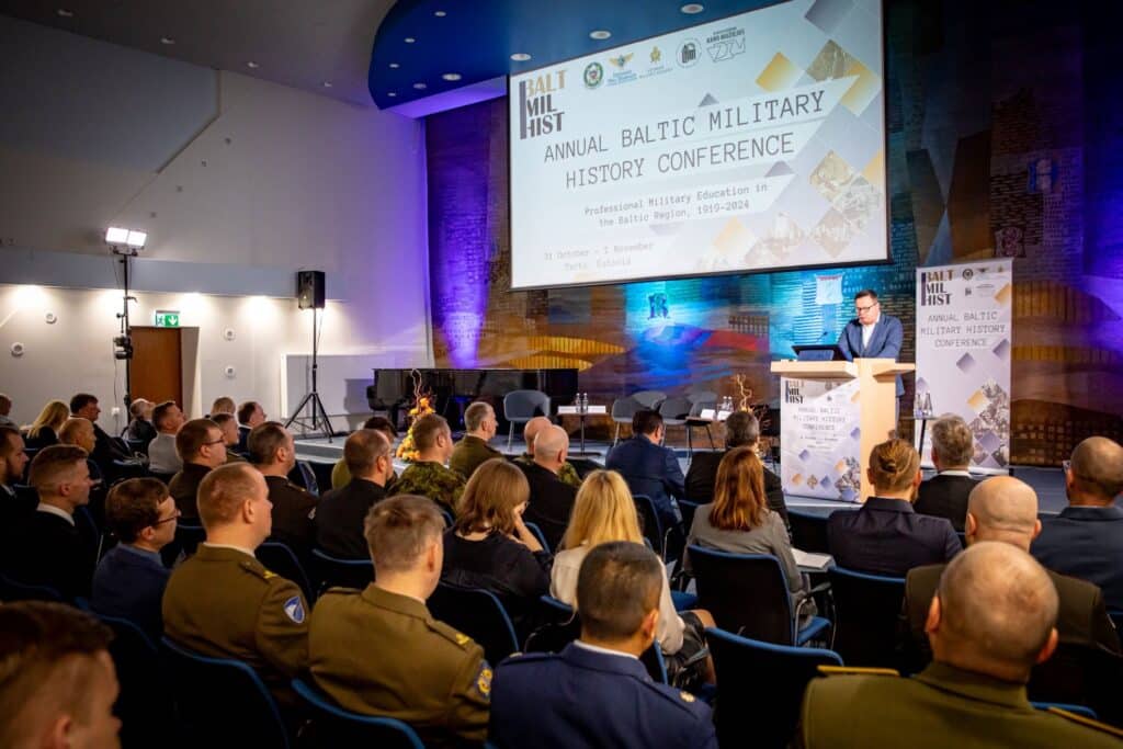 Tartu_Ulikooli_raamatukogus_peetakse_sojaajalookonverentsi