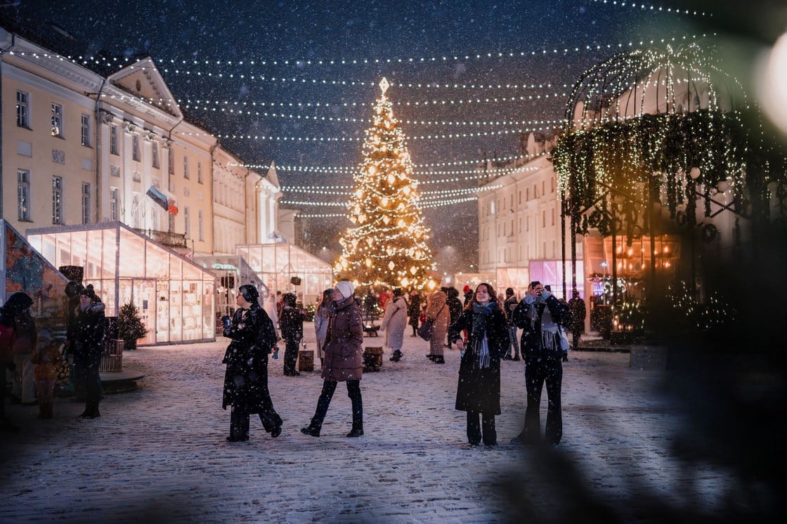 Nädalalõpp toob Tartu jõululinna estraadiklubi ja jõuluvanade tippkohtumise Nädalalõpp toob Tartu jõululinna estraadiklubi ja jõuluvanade tippkohtumise