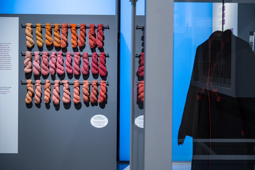 Tartu_erm_uus_naitus_tekstiilivarvide_ajaloost