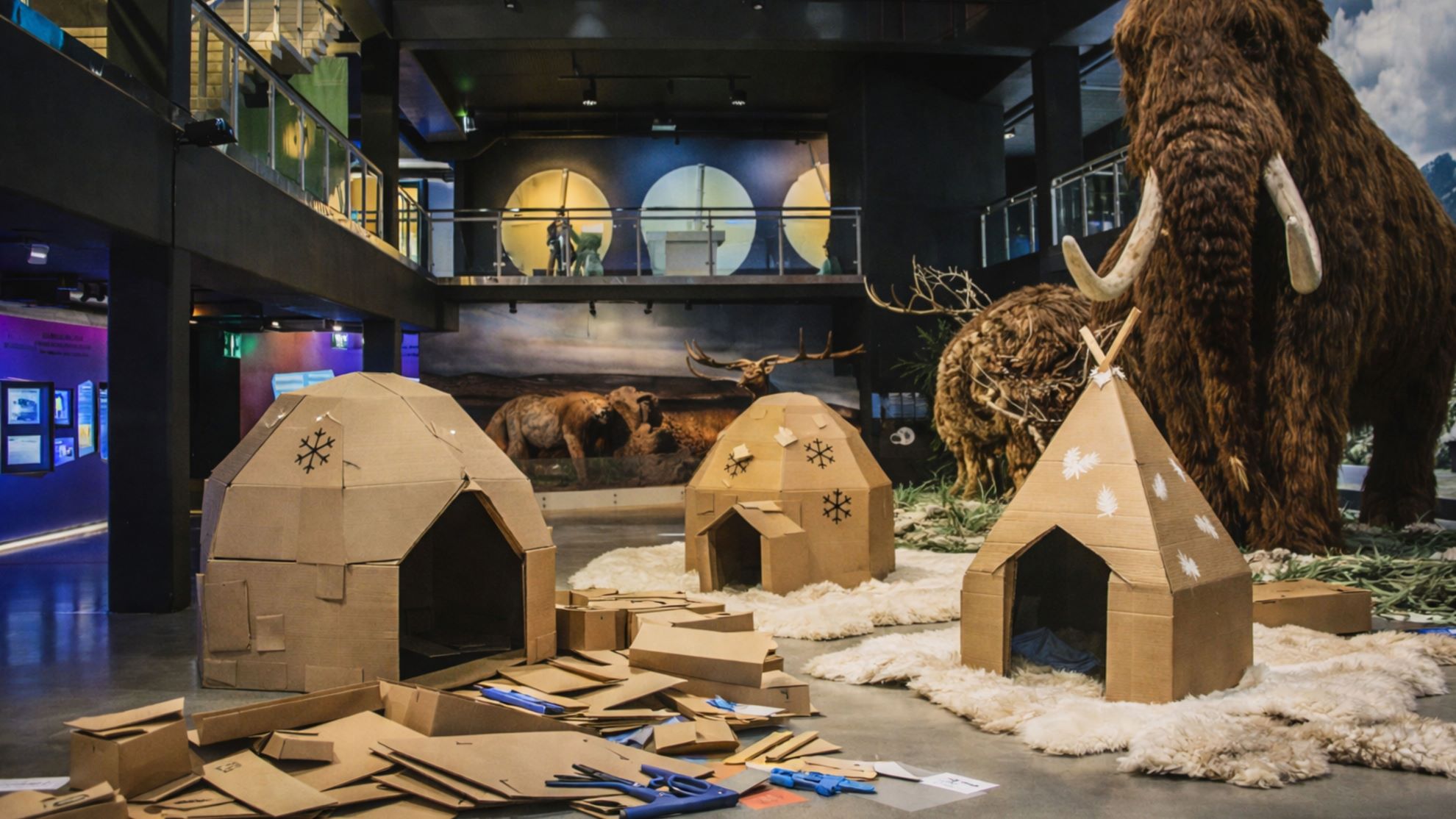 Papist_majad_jaaaja_keskuses_mammutiga_koguperele