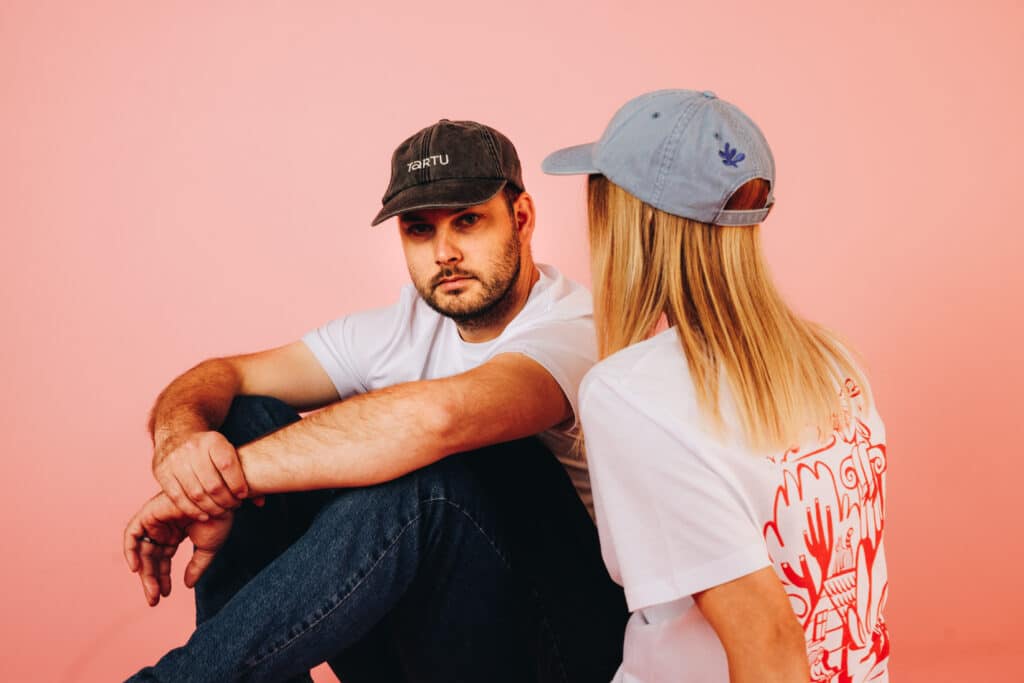 Caps Locki e-poe Tartu meened, Ekvilibrist