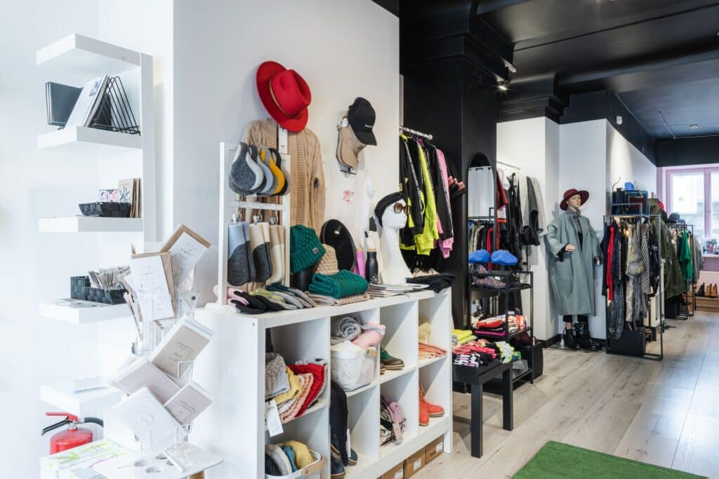 HOPP Disain disainipood, Simo Reinvald