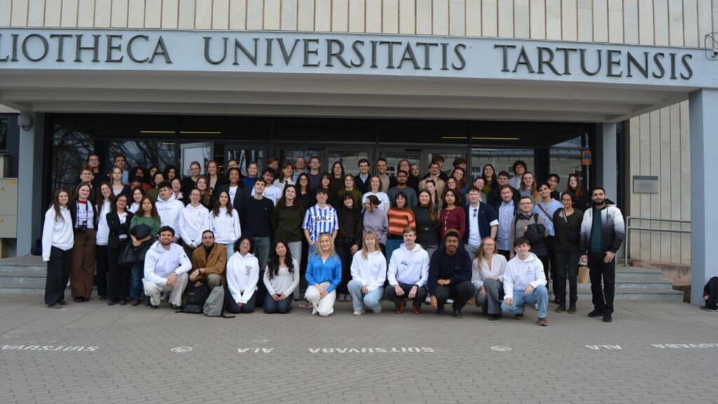 tartukonverentsilinnas toimunud Tudengikonverentsil  ENLIGHT osalejate grupifoto