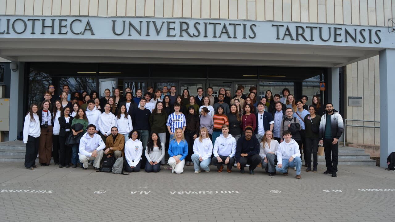 tartukonverentsilinnas toimunud Tudengikonverentsil  ENLIGHT osalejate grupifoto