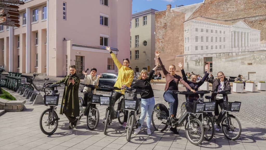 Linnaruumi-jalgrattatuur-tartu-linnaratastel-Aljona-Galazaniga-visit-tartu