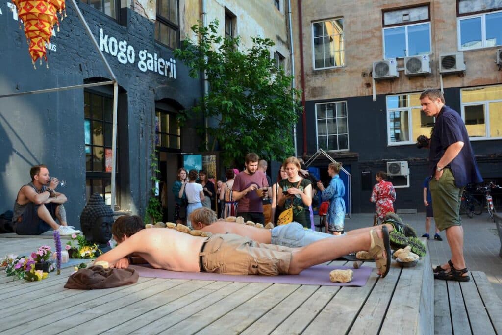 1_Kogo-galerii-events-kaose-lopp-art-in-aparaaditehas-visit-tartu-visit-estonia