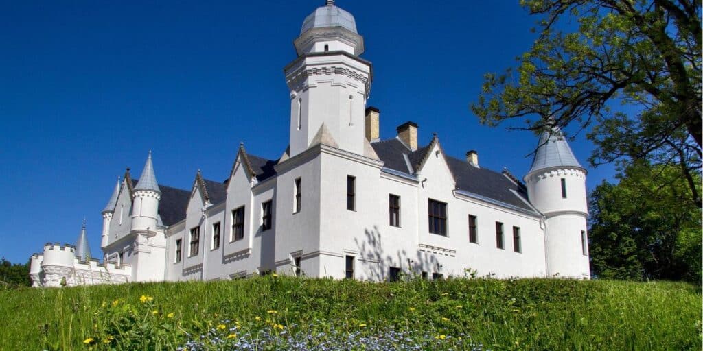 Alatskivicastle-VisitEstonia_