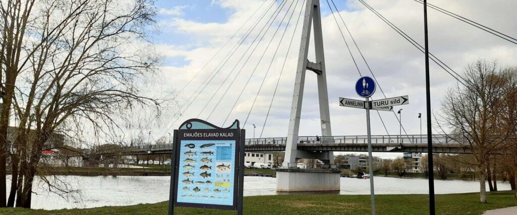 Emajoe-kallasrada-emajoe-walking-path-visit-tartu-visit-estonia-maigi-lokko-1-–-koopia