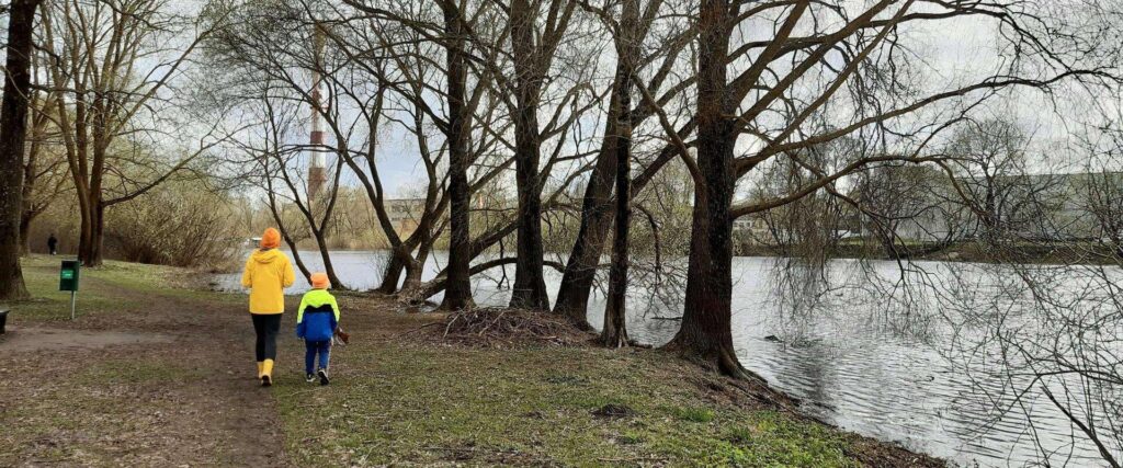 Emajõe river shore path