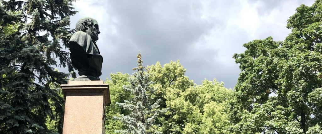 Monument-to-Barclay-de-Tolly-visitestonia-visittartu-1