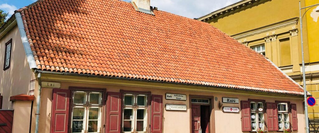 Wooden-house-at-24-Lai-Street-in-Tartu-Visit-Estonia-Tartu-Visitor-Centre-2