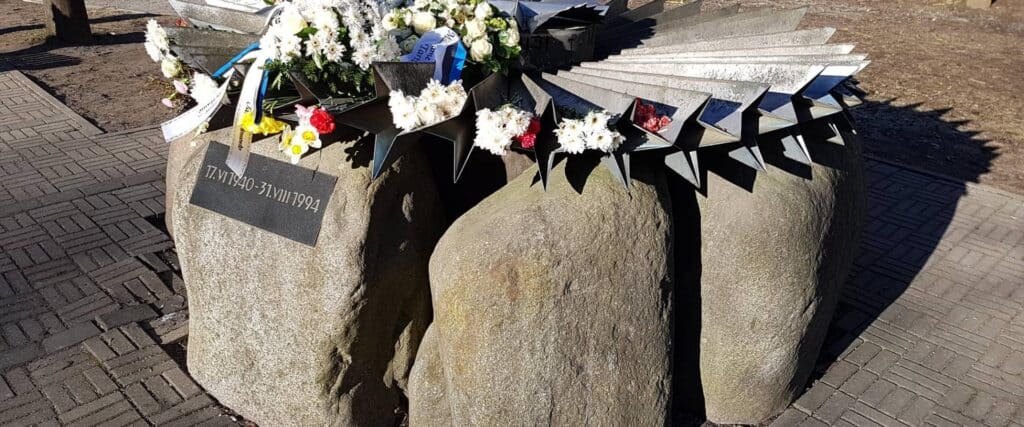 cornflower-memorial-statue-monument-visittartu-visitestonia
