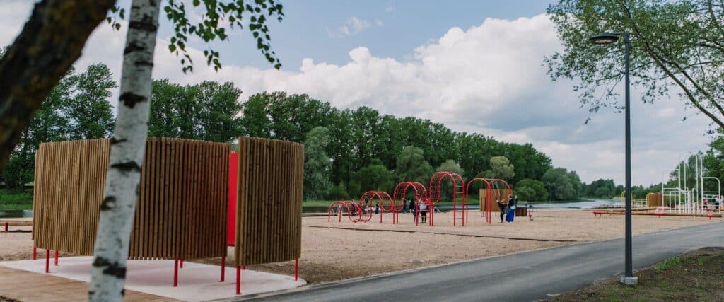 emajoe-linnaujula-visit-tatu-visit-estonia-ulejoe-promenaad-1