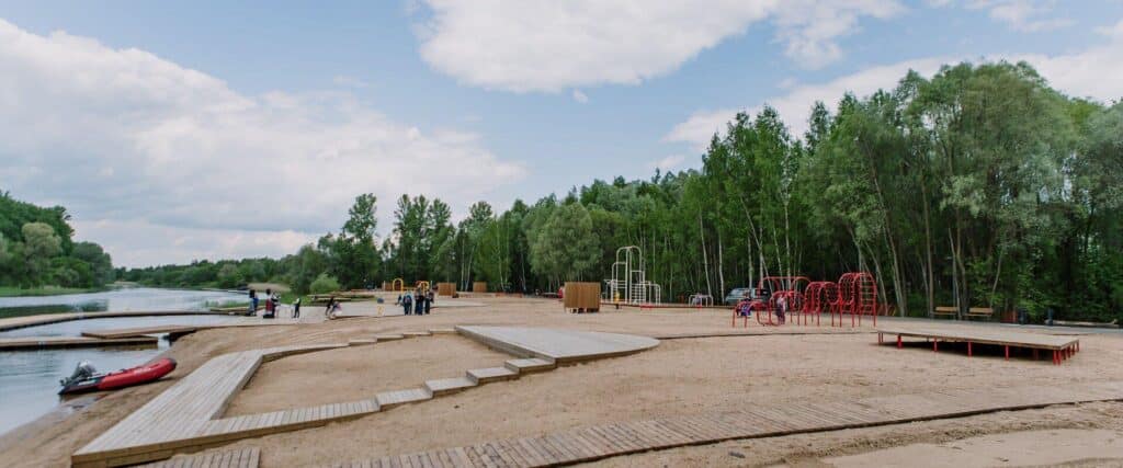 emajoe-linnaujula-visit-tatu-visit-estonia-ulejoe-promenaad