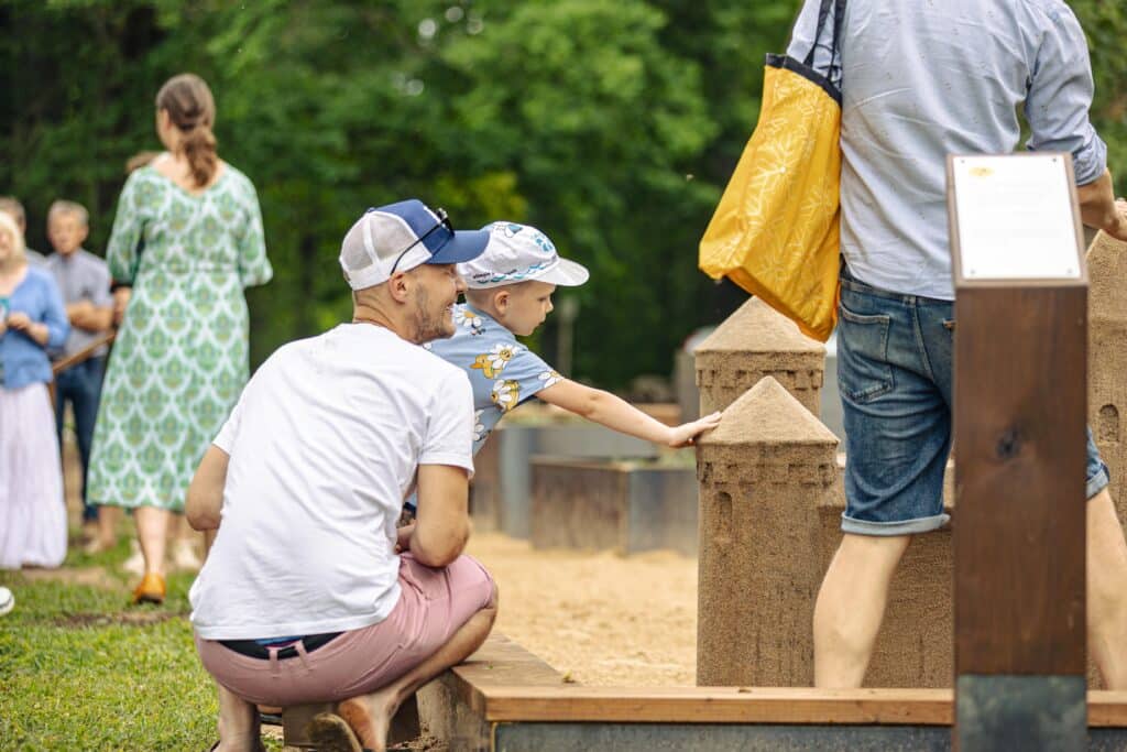 giidituur-liivi-muuseumis-007-visit-estonia