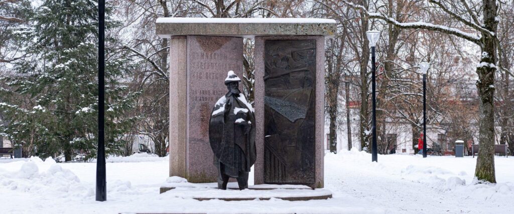 hugo-treffner-monument-visit-tartu-visit-estonia-2-1