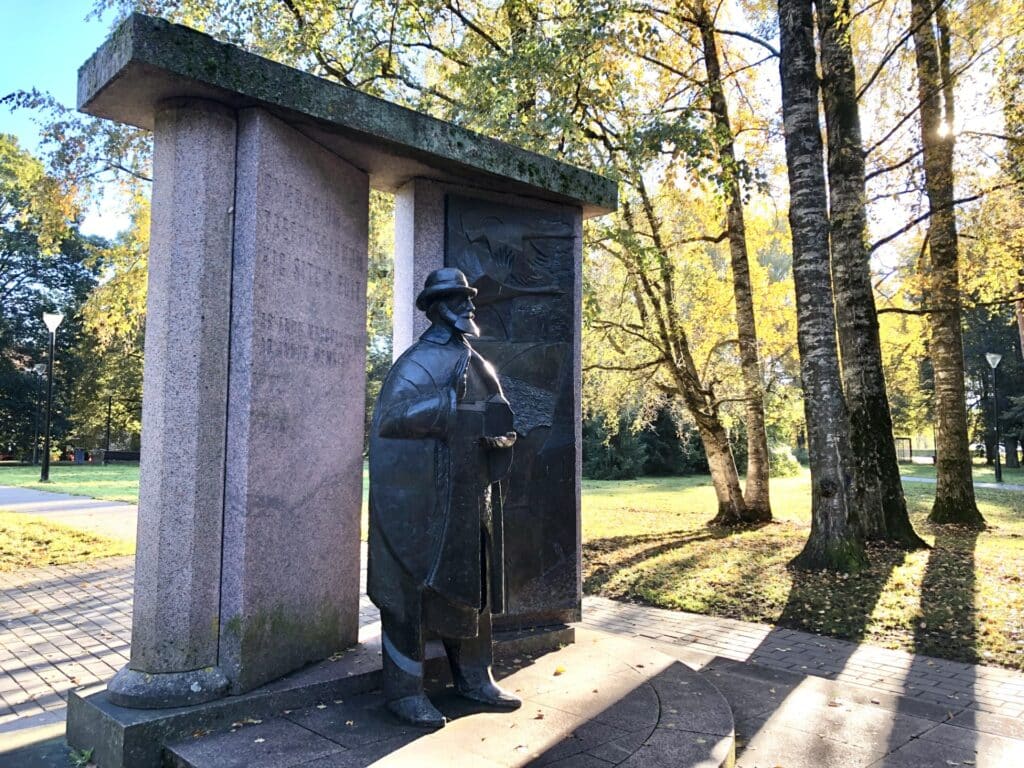 hugo-treffneri-monument-009-visit-estonia