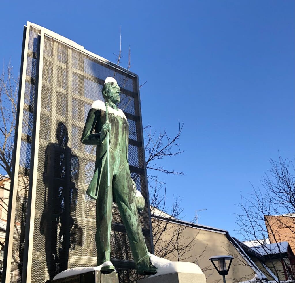 jaan-tonissoni-monument-006-visit-estonia