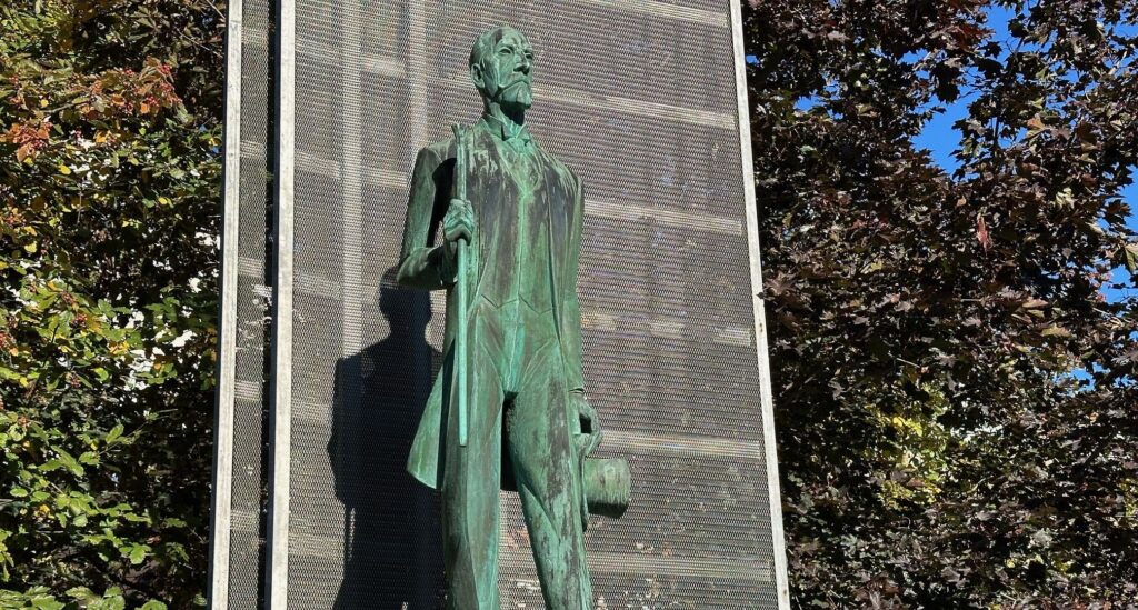 jaan-tonissoni-monument-012-visit-estonia