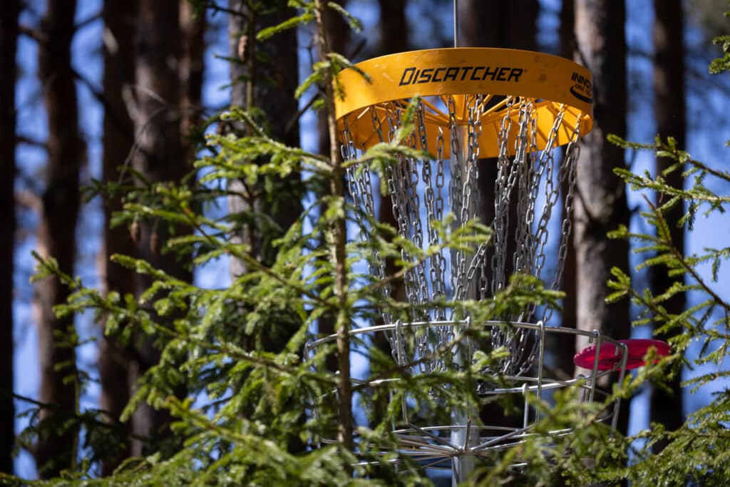 terminal-oil-annikoru-discgolfipark-powered-by-discsport-009-visit-estonia