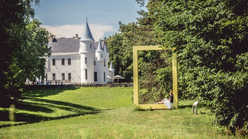 Information board with a map of the Alatskivi landscape