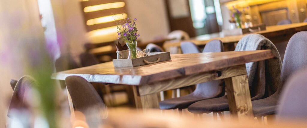 alatskivi-moisa-tall-visitestonia