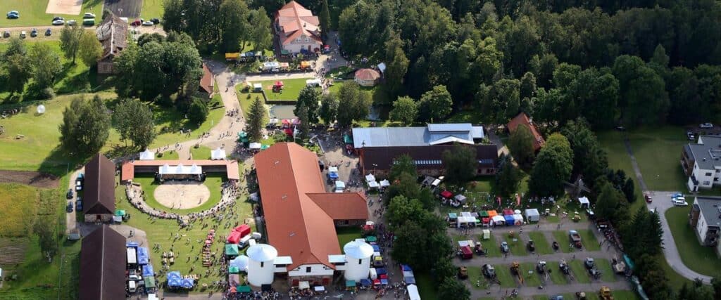 14188264_677256062428310_5409097559769940757_o