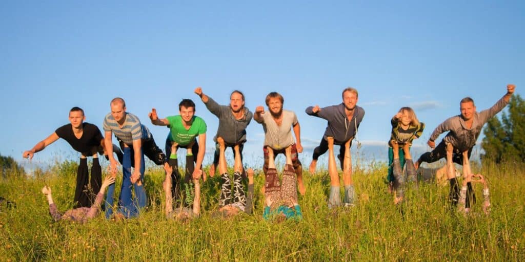 Adventurous acroyoga workshops for teams