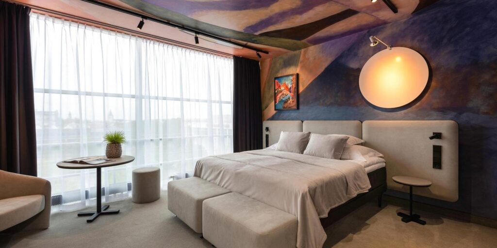 Colorful double de luxe room