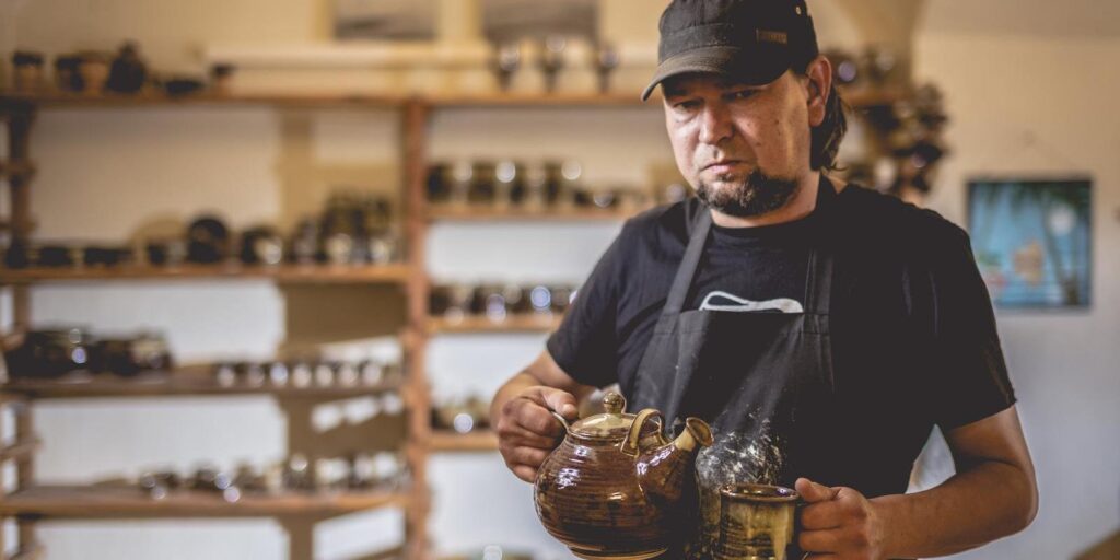 Ceramic-workshop-in-Alatskivi-Castle-Visit-Estonia-2