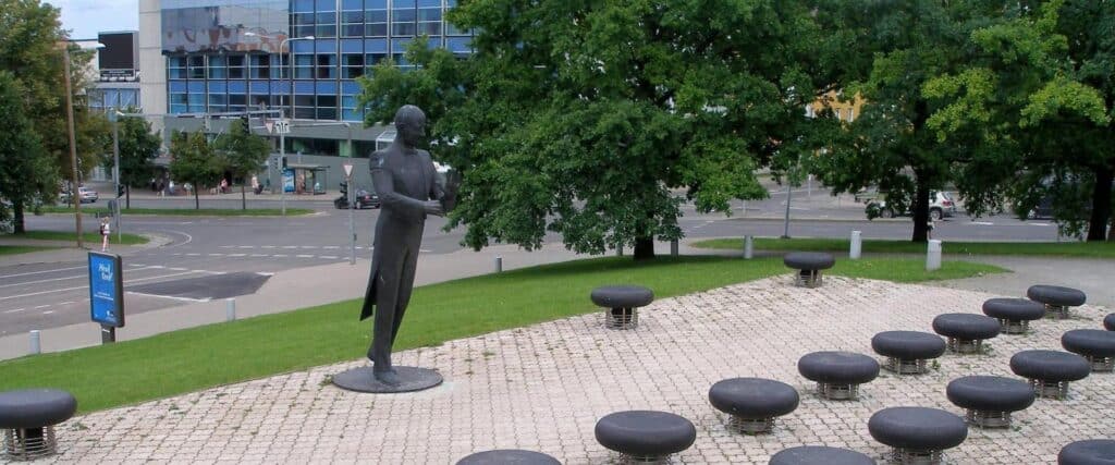 EduardTubinamonument_