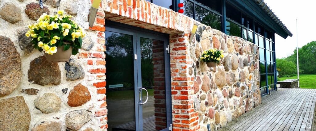 Emajoe-Suursoo-puhkemaja-visit-tartu-visit-estonia