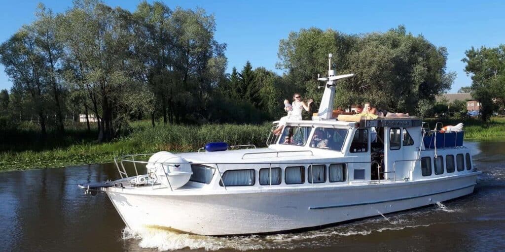 Estriver-cruises-visitestonia-visittartu-emajogi
