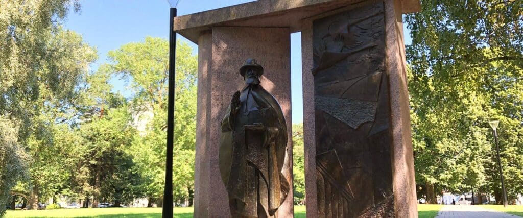 Hugo-Treffner-park-riverside-walks-visit-tartu-visit-estonia-ruth-parnaku