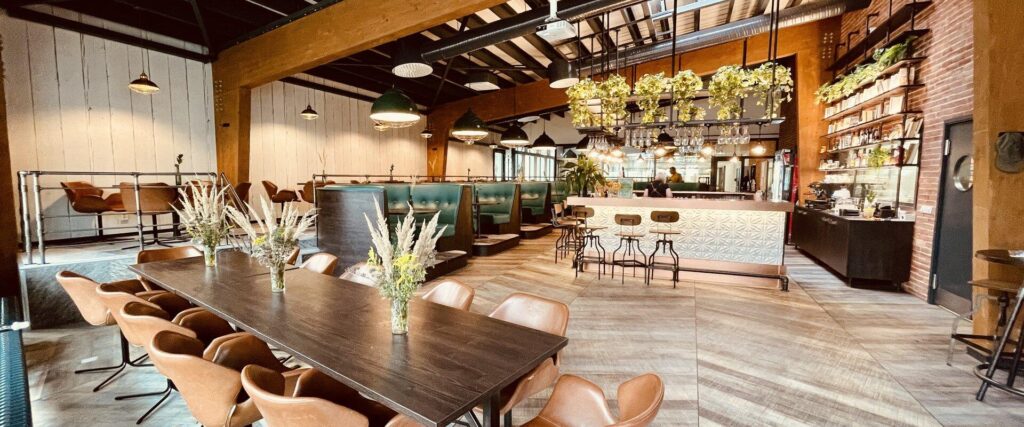 Elva Bowling and Resto