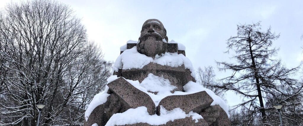 Jakob-Hurt-monument-visittartu-visitestonia-winter-1