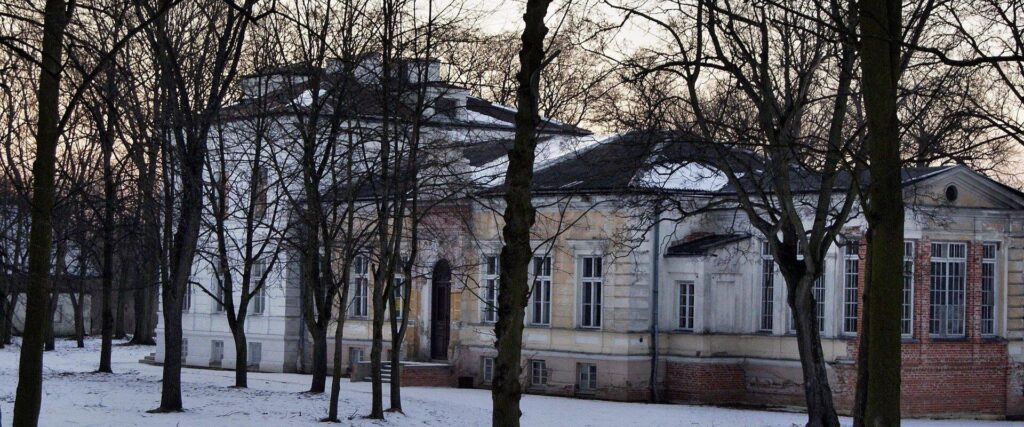 Jalutuskaik-ajaloolises-Maarjamoisa-linnaosas-visittartu-visitestonia-2222-3