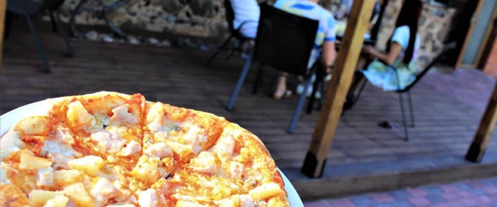 Järiste Pitsa delicious pizza invites you to eat