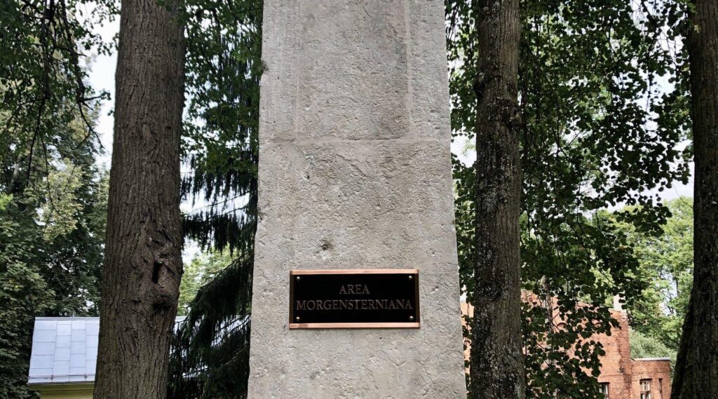 Monument-to-Johann-Karl-Simon-Morgenstern-visitestonia-visittartu