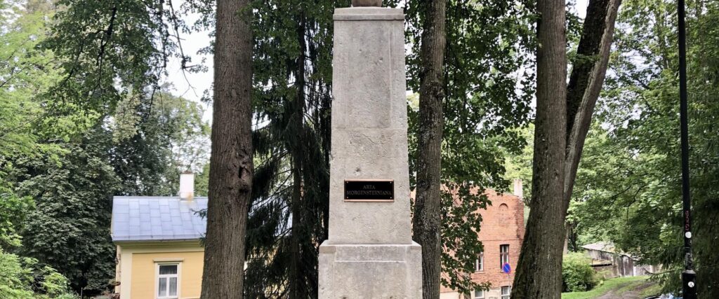 Monument-to-Johann-Karl-Simon-Morgenstern-visitestonia-visittartu-2