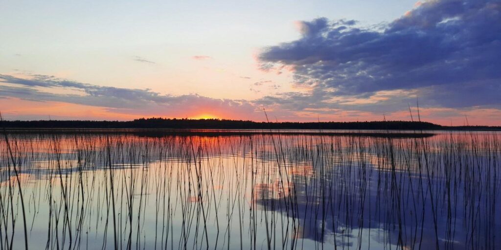 Nature-Tours-Estonia-sunset-canoe-trips-in-Emajogi-Suursoo-visitestonia-visittartu-1-5