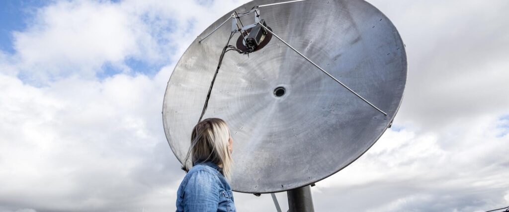 Parabolic-Antenna-at-Tartu-Observatory_Renee-Altrov