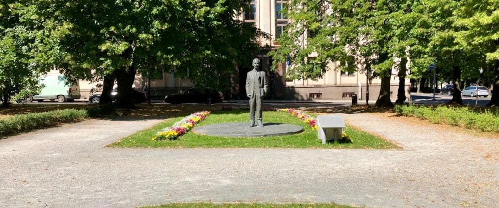 Peeter-Pold-Visit-Estinia-Tartu-Visitor-Centre-1