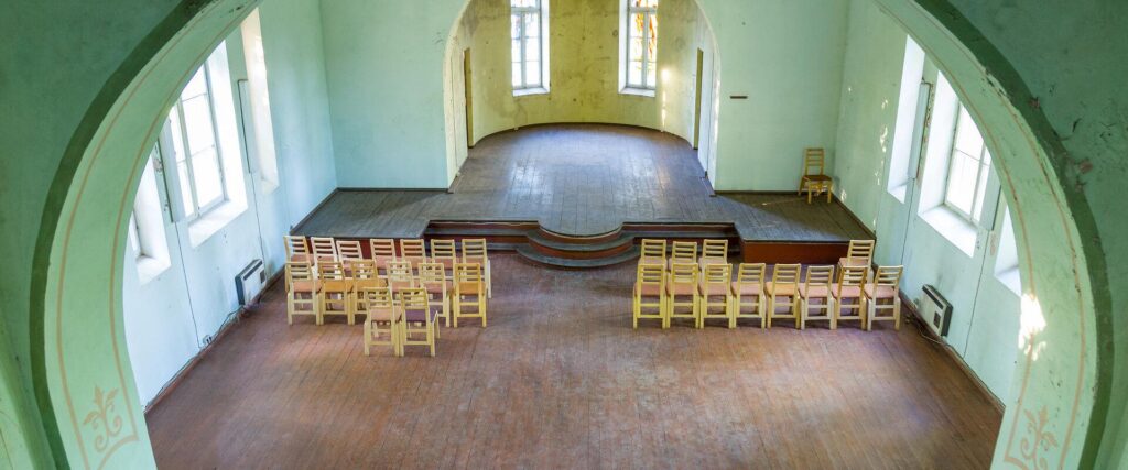 Rannu-church-inside-visit-Elva-1