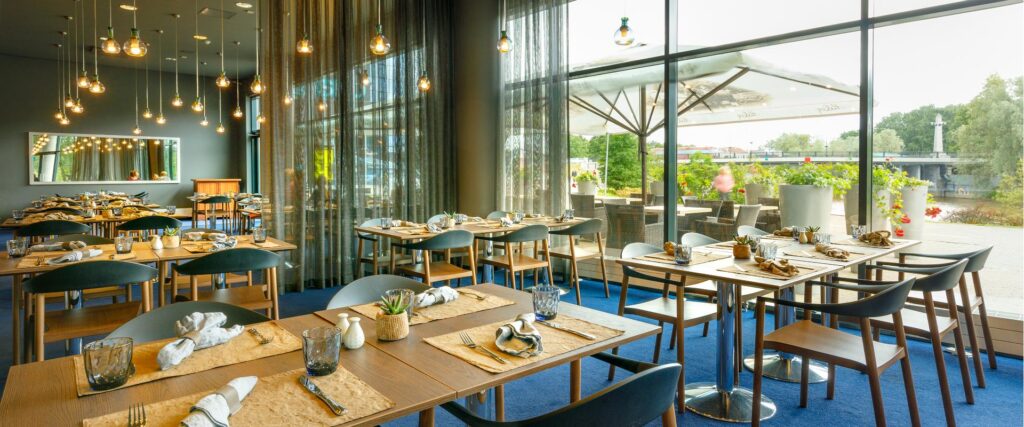 Restoran-18JJ0605040-1