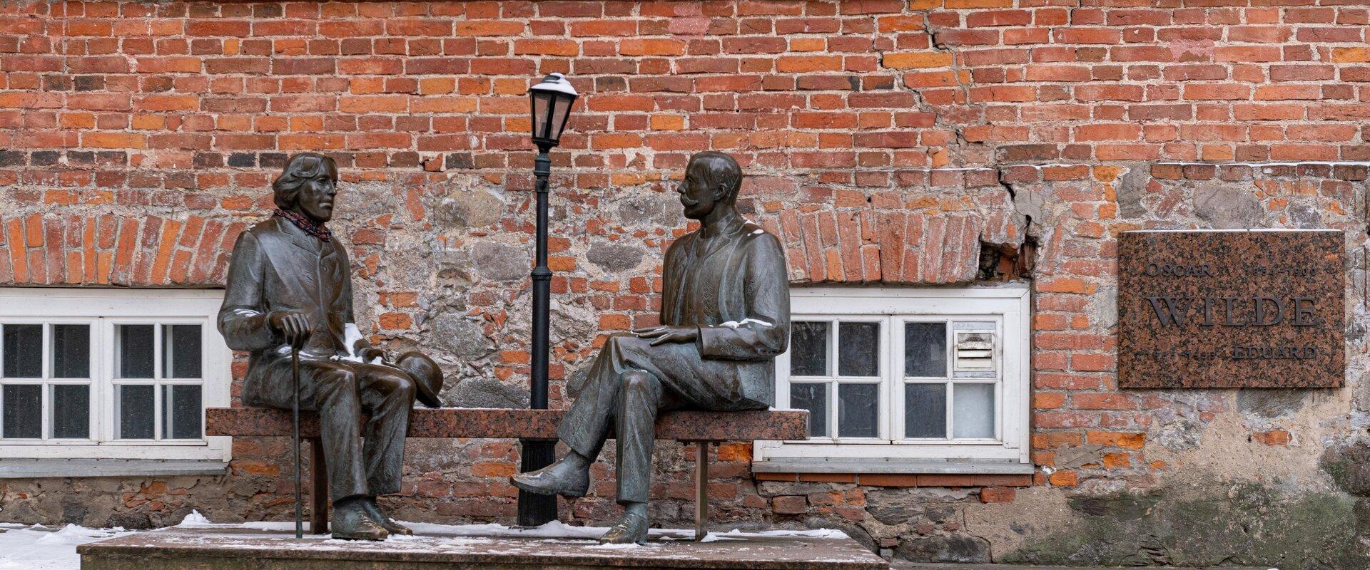 Sculpture Oscar Wilde and Eduard Vilde