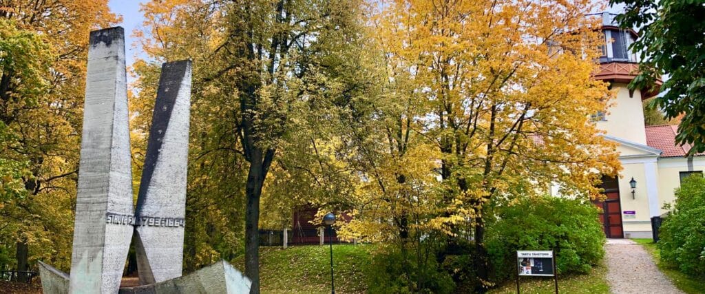 Struve-monument-visit-tartu-visit-estonia3